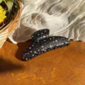 Acryl haarklauw clip detail met sterrenprint, stijlvol en veelzijdig haaraccessoire. - L / Haarklem / Groen