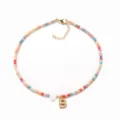 Bunte perlen halskette fuer damen mit gold buchstabe B anhanger herz schmuck bohemien - Buchstabe B