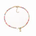 Bunte Perlenkette mit klobigem Buchstaben-Anhänger und Herz für Damen im Boho-Stil. - Buchstabe I
