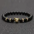 8mm schwarzer Achat Vulkanstein Perlenarmband mit goldener Leopard Kopf fuer Herren. - Polierter Achat Gold