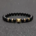 8mm Vulkangestein Achat Perlenarmband mit goldener Leopard Kopf und Strass Abstandshalter. - Matter Achat Gold