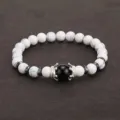 Herren Kronen Perlen Armband mit weißem Howlith und schwarzem Stein für Paare Mode Schmuck. - Weißer Howlith Schwarzer Onyx - Silberne Krone (NB191122)