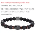 Personalisierbares Herren Perlenarmband mit Lava Stein, Holzperlen und Metallanhänger. - Stil 6