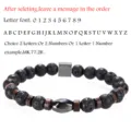 Detalle de pulsera para hombre de piedra volcánica y cuentas de madera con opciones de fuente. - Estilo 4