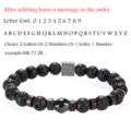 Herren Lavastein und Holzperlen Armband mit personalisierten Buchstaben Anhänger. - Stil 5