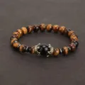 Bracelet de perles en œil de tigre couronne pour homme bijou de mode accessoire - Œil de Tigre Onyx Noir - Couronne Dorée (NB191122)