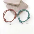 Bracelets tressés magnétiques pour couple avec pendentifs de montagne créatifs et fermoir sécurisé. - Bourgogne et Vert Foncé