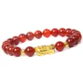 Pulsera de cuentas de piedra roja para hombre con dije Pixiu dorado de buena suerte feng shui principal - Corniola