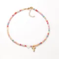 Bunte Perlenkette mit Herz und Buchstabe T Anhänger, boho Damen Schmuck für Alltag. - Buchstabe T