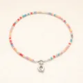 Collier de perles colorées avec pendentif lettre Q ras de cou bohème bijoux femme - Lettre Q / Acier