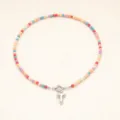 Collier bohème de perles colorées avec pendentif lettre T en acier inoxydable pour femmes. - Lettre T / Acier