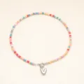 Collier de perles multicolores avec pendentif lettre V en acier inoxydable style bohème - Lettre V / Acier