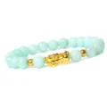 Pulsera de cuentas de piedra preciosa verde con abalorio Pixiu dorado y espaciadores metálicos. - Jade Azul