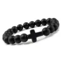 Pulsera de cuentas de piedra volcánica negra con colgante de cruz de yoga - Negro Mate
