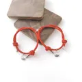Bracelets de couple magnétiques en cordon rouge assortis avec breloques montagne et vagues - Rouge vif