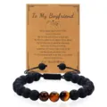 Herren Tigerauge und Lavastein geflochtenes Armband Detailansicht, ideales Geschenk. - Lavastein & Tigerauge mit „To My Boyfriend“-Karte