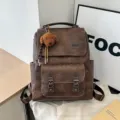 Zaino vintage in pelle PU marrone con grazioso ciondolo a forma di peluche per donna - Con Ciondolo / Marrone