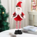 Detailansicht der weihnachtlichen Plüsch-Weihnachtsmann-Puppe mit Strickmütze und Beinen. - JD2601 Teleskop-Weihnachtsmann