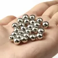 Vue détaillée des perles d'espacement CCB en argent galvanisé pour bijoux artisanaux - 10mm/500g/880 Pièces / Or blanc