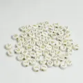 Cuentas redondas de acrílico blanco de 7mm con letras doradas para bisutería DIY. - 7mm (Aprox. 4400 Piezas/500g) / Blanco con Dorado