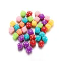 Perles de dés en acrylique colorées de 9 mm pour la création de bijoux et l'artisanat - 1000 Pièces/500g / Base Colorée Lettres Blanches