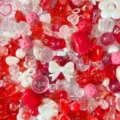Mezcla de 50g de cuentas acrílicas rojas y blancas para joyería DIY y manualidades - Peso 50g / Rojo