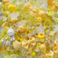 Cuentas de acrílico amarillas variadas en forma de estrella y corazón para DIY - Peso 50g / Amarillo