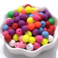 Bunte 8mm matte Gummisperlen für DIY-Schmuckherstellung und Bastelarbeiten - 500g/1800 Stück / Mehrfarbig
