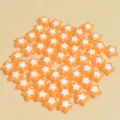 Macro detalle de cuentas de acrílico de estrella naranja de 8mm para hacer joyería DIY - Naranja