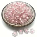 Vista detallada de cuentas de flores de ciruelo de acrílico rosa de 12 mm para joyas DIY - 12mm (900 Piezas) / Rosa fuerte