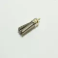 Detaillierte Nahaufnahme einer grauen 3x1 cm Wildlederquaste mit silberner Metallkappe - 10 Stück/Packung (3*1cm) / Grau