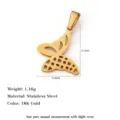 Nahaufnahme des Schmetterlingsanhängers aus Edelstahl mit 18K Vergoldung und Maßen. - Gold / NT02-Gitter Schmetterling