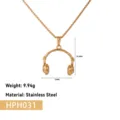 Vue détaillée du collier pendentif casque doré avec des mesures de taille précises. - Pendentif Casque Seul (Sans Chaîne) (HPH031) / Or