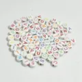 Cuentas redondas de letras acrílicas de 7mm para hacer pulseras y manualidades - 7mm (Aprox. 4400 Piezas/500g) / Multicolor Pattern on White