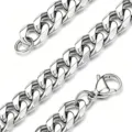 Detailed macro view of polished silver titanium steel Cuban links with lobster clasp - Width 3.5mm - Bracelet 18+5cm / Steel