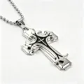 Collana con pendente a croce a doppio strato argento e nero con catena a sfere stile hip hop - Silver Black Layered Cross / Nero