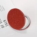 Draagbare ronde opvouwbare make-upspiegel met glinsterende rode glitters voor dames. - Rood