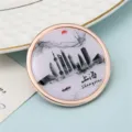 Imán de nevera recuerdo skyline de Shanghái con elegante borde metálico - Lavado de Tinta de Shanghái (Estilo 9) / 50,8mm