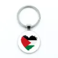 Palestine flag keychain featuring a heart-shaped glass cabochon pendant on white background - Heart Flag Style (8-玻璃款) / Glass Style