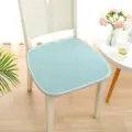 Lichtblauw gewatteerd stoelkussen detail, antislip ontwerp met delicate kanten rand. - Universeel voor normale stoelen / Groene gewatteerde hoes met kleine ronde rand