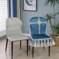 Housse de chaise de salle à manger matelassée bleue avec broderie en dentelle et détail floral. - Bleu Jinxiu Tianhua