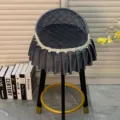 Housse de tabouret de bar en peluche gris foncé avec bordure en dentelle pour chaise basse. - Gris uni
