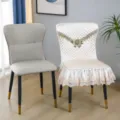 Housse de chaise matelassée brodée avec volant, protection antidérapante pour salle à manger. - Imprimé Fleur de Pivoine / Beige