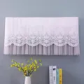 Copertura antipolvere per condizionatore in pizzo rosa, dettaglio design con volant floreali. - Universale per 1-1,5 CV (lunghezza entro 86 cm) / Copertura TV integrale Crown rosa a doppio uso