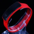 Vibrante pulsera deportiva electrónica LED de silicona roja para niños y parejas a la moda - Rojo