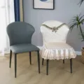 Housse de chaise matelassée de luxe avec broderie en dentelle, universelle pour salle à manger. - Grande Housse de Chaise Corne / Fleurs épanouies - Beige