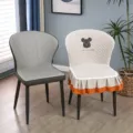 Housse de chaise de salle à manger matelassée avec bordure en dentelle et broderie. - Vitalité juvénile beige