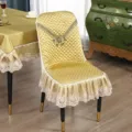 Elegante funda de silla acolchada dorada con ribete de encaje y bonito bordado floral. - Mantel 130x180 cm / Flor de peonía curvado amarillo