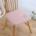 Cuscino seduta in memory foam rosa con ricamo di cagnolino, ideale per sedia da ufficio. - 45x45x3.5cm / Cucciolo rosa