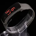 Legergroen siliconen LED digitaal sporthorloge armband voor kinderen en modieuze sport - Grijs
